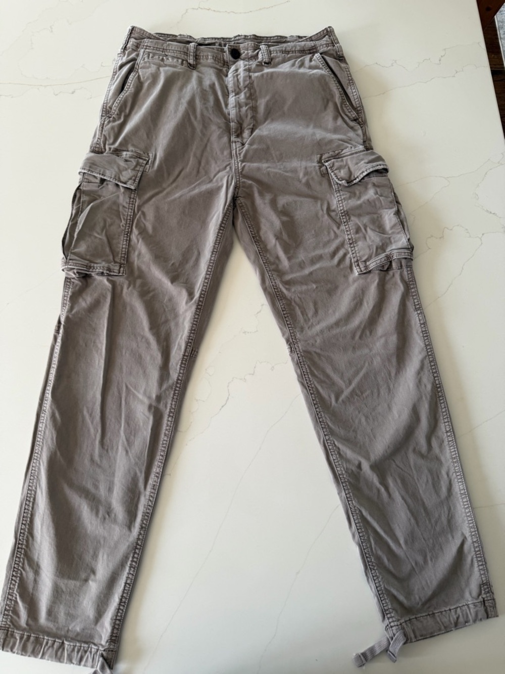 American Eagle Outfitters Men's Light Gray Cargo Pants